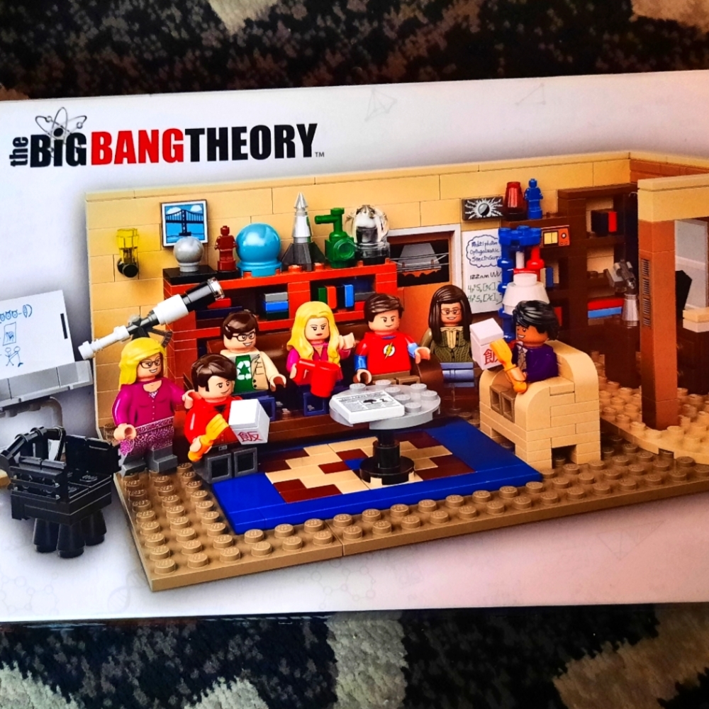 The Big Bang Theory Lego set 484 pieces, New in box.